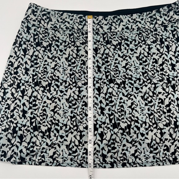 Tranquility by Colorado Clothing Skort – Leaf Print – Size L – Built-In Shorts - Picture 8 of 9